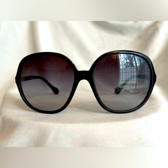 D&G Accessories - Oversized Dolce and Gabbana Black Sunglasses